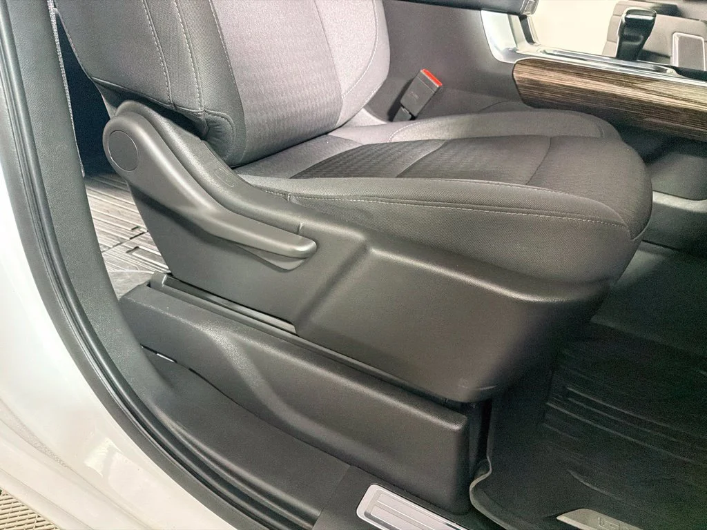 Used 2023 Summit White GMC Elevation image 25