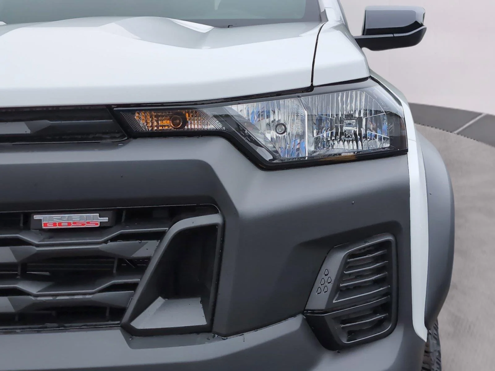 New 2026 Summit White Chevrolet Trail Boss image 35