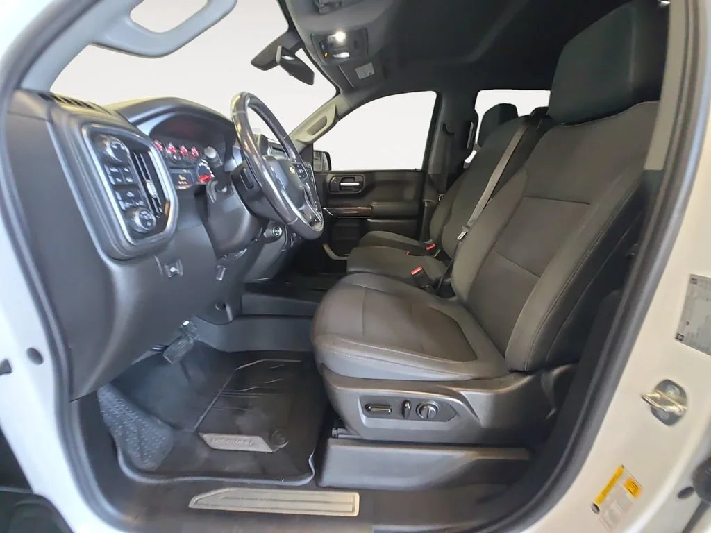 Used 2019 White Chevrolet LT image 11
