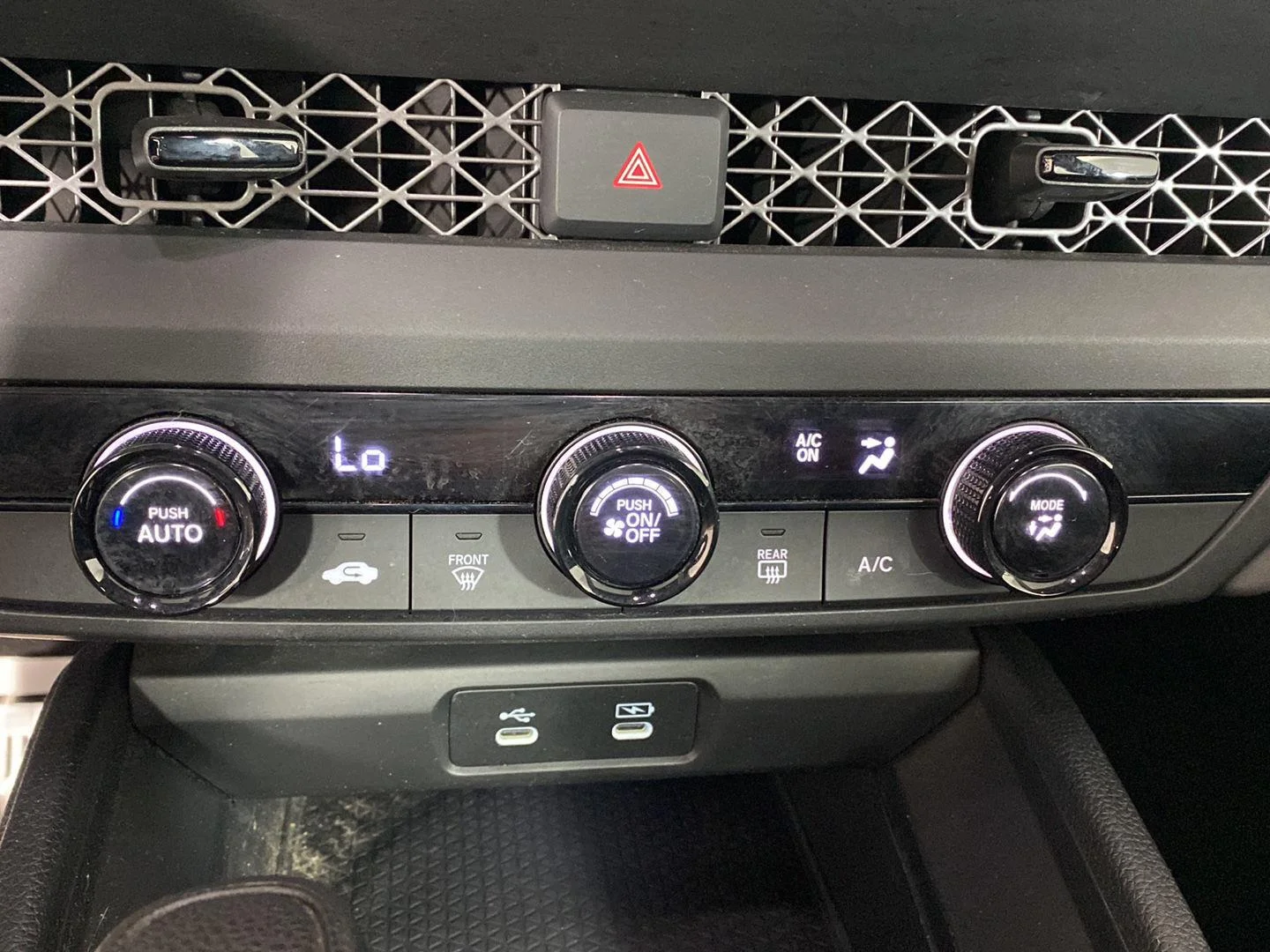 Used 2023 Platinum White Pearl Honda LX image 14