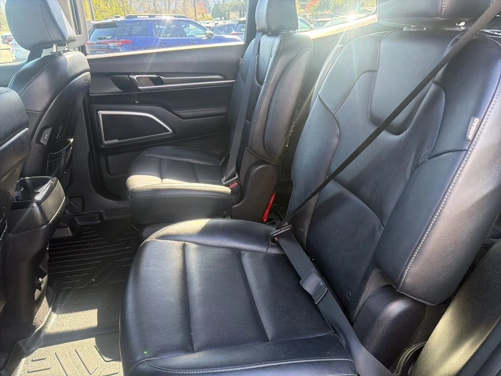 Used 2023 Ebony Black Kia S image 17