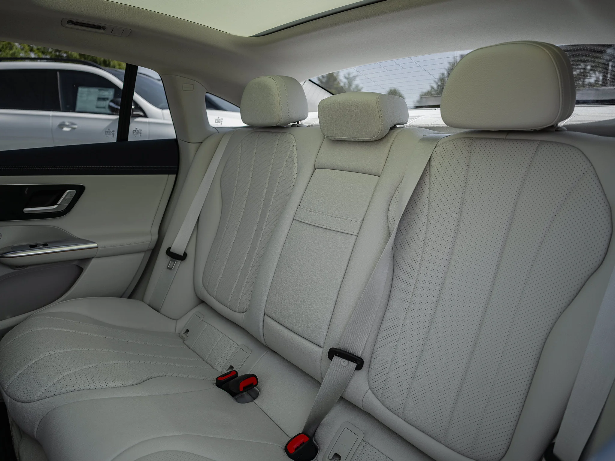 Certified Used 2023 MANUFAKTUR Moonlight White Metallic Mercedes-Benz 350 Sedan image 30