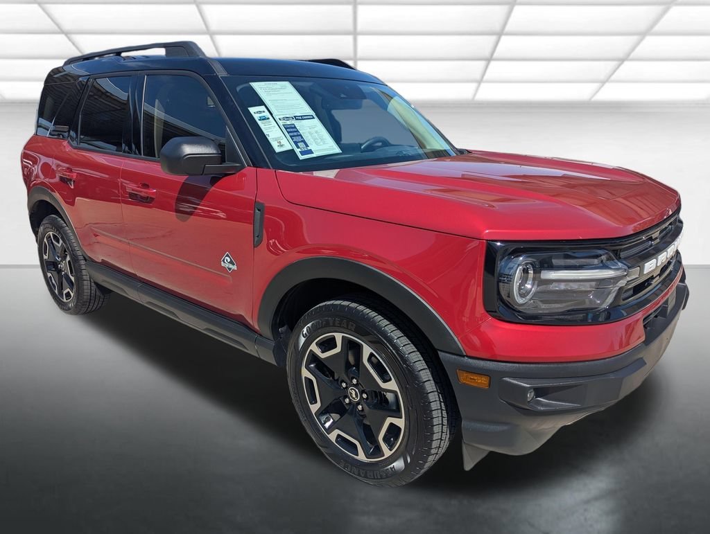 Used 2021  Ford Outer Banks image 1