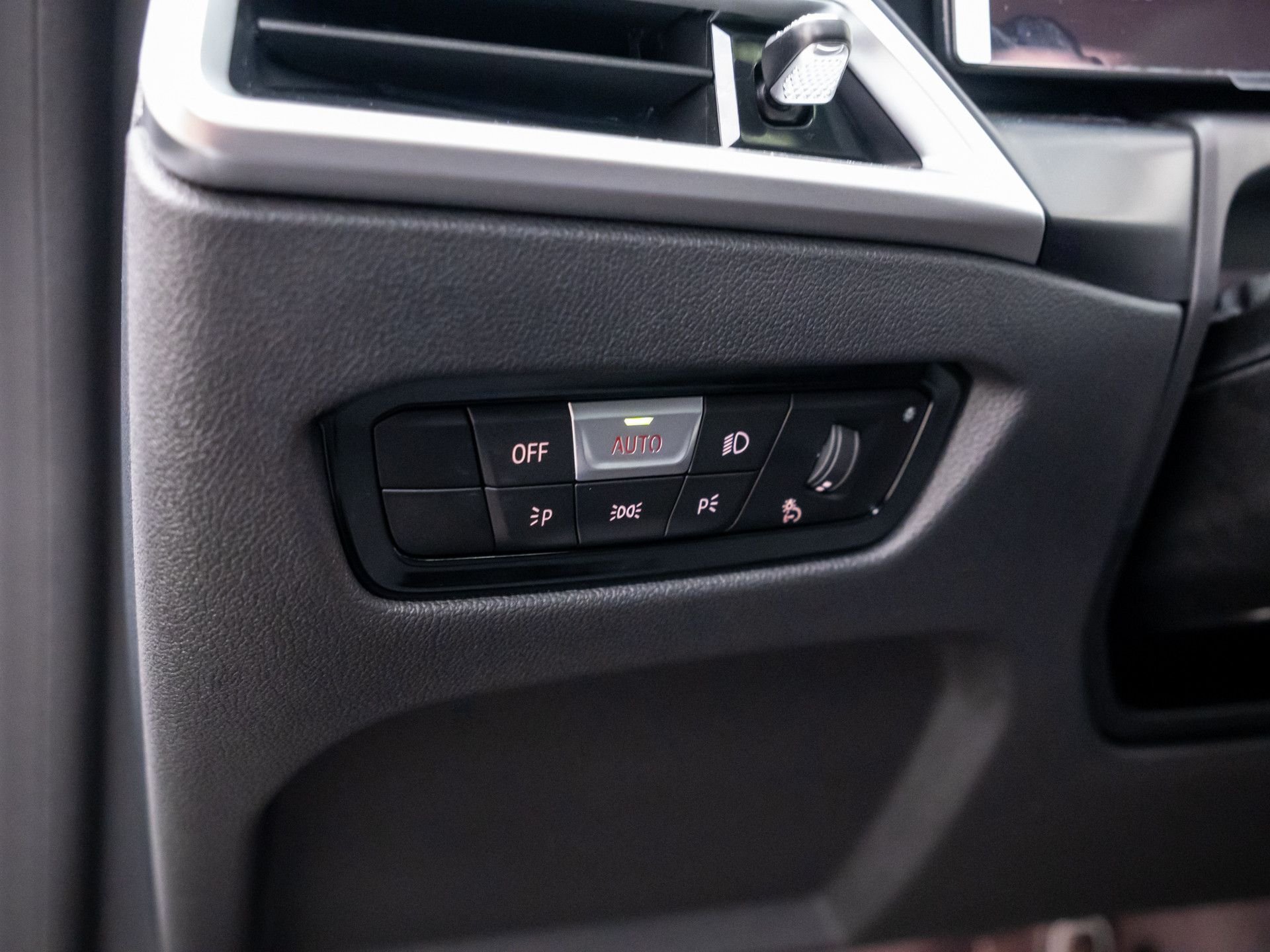 New 2026 Brooklyn Grey Metallic BMW xDrive40 image 21