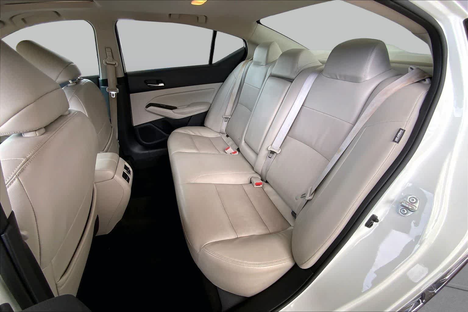 Used 2022 Pearl White Tricoat Nissan 2.5 SL image 21