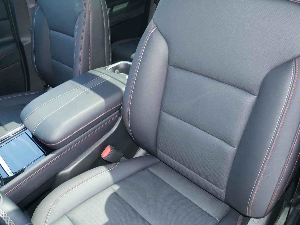 Used 2026  Chevrolet Z71 image 28