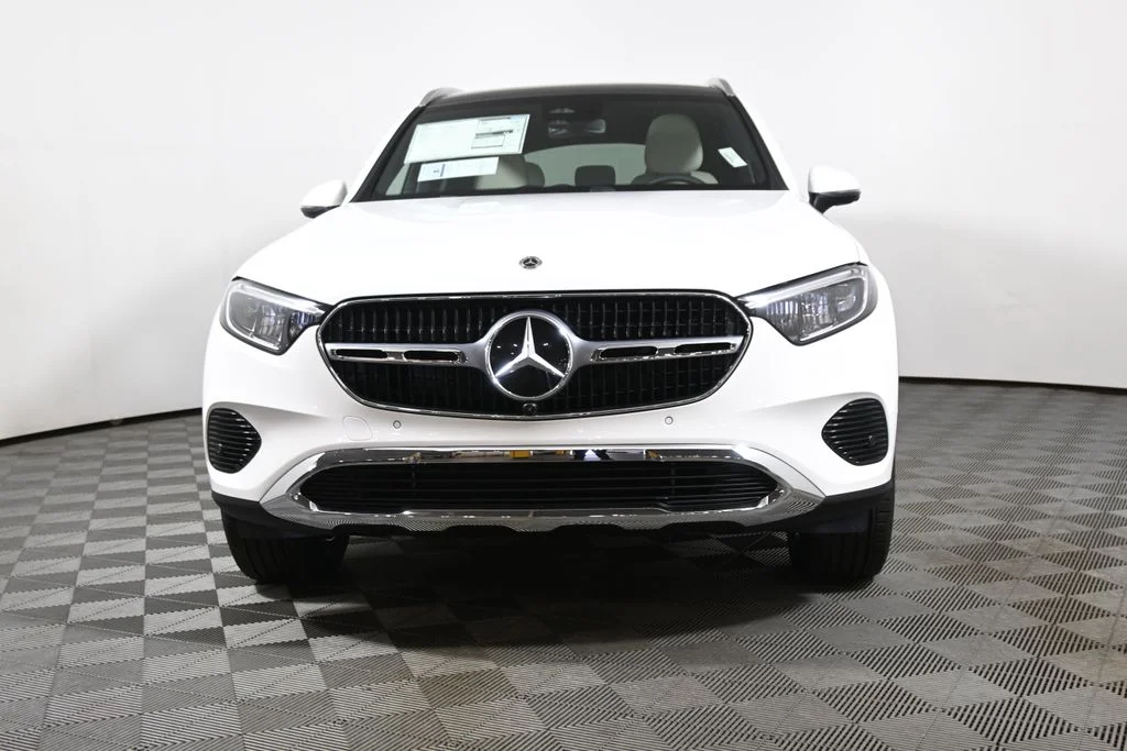 Used 2027 White Mercedes-Benz GLC 300 image 10