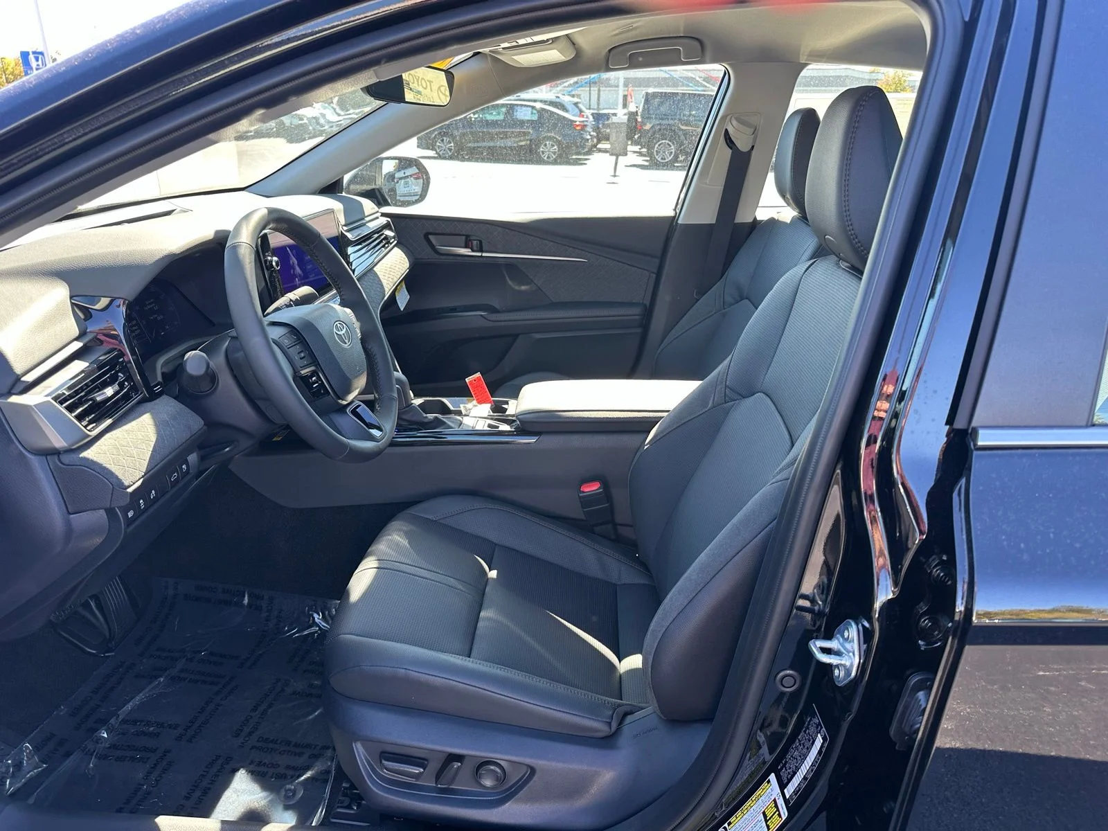 2026 Toyota Camry XLE - Photo 11