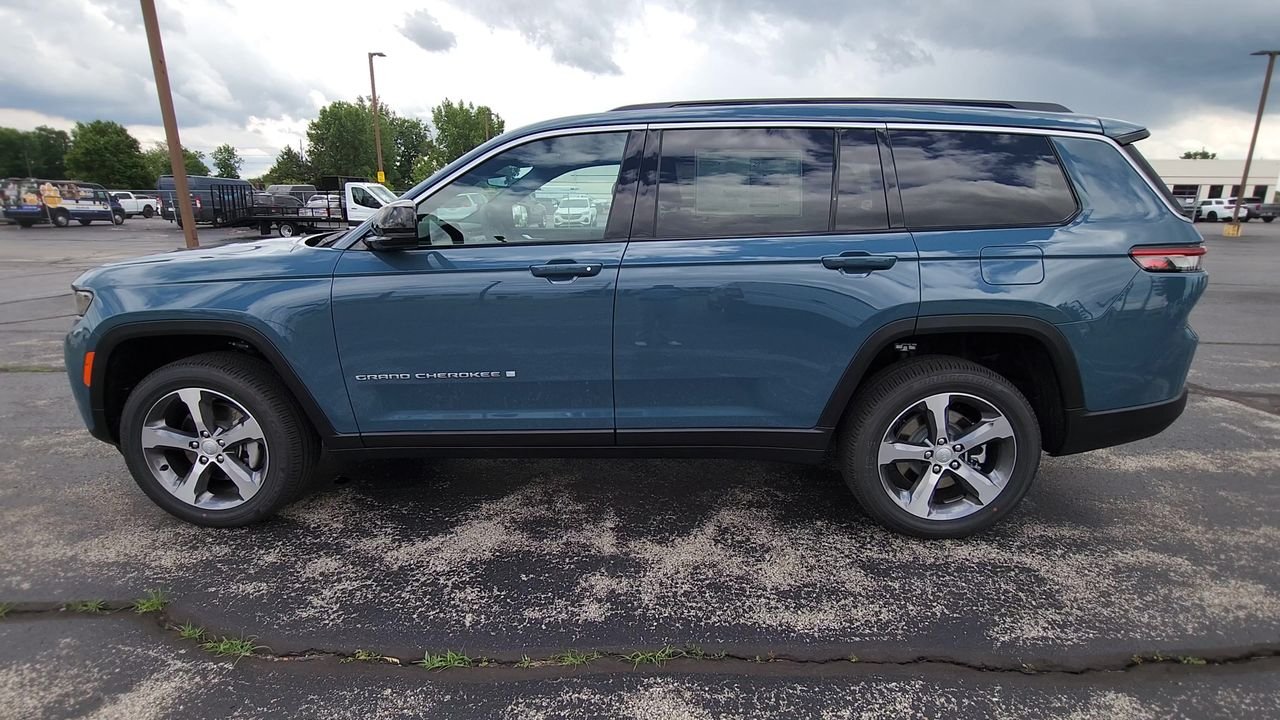 New 2026 Steel Blue Exterior Paint Jeep Limited image 5