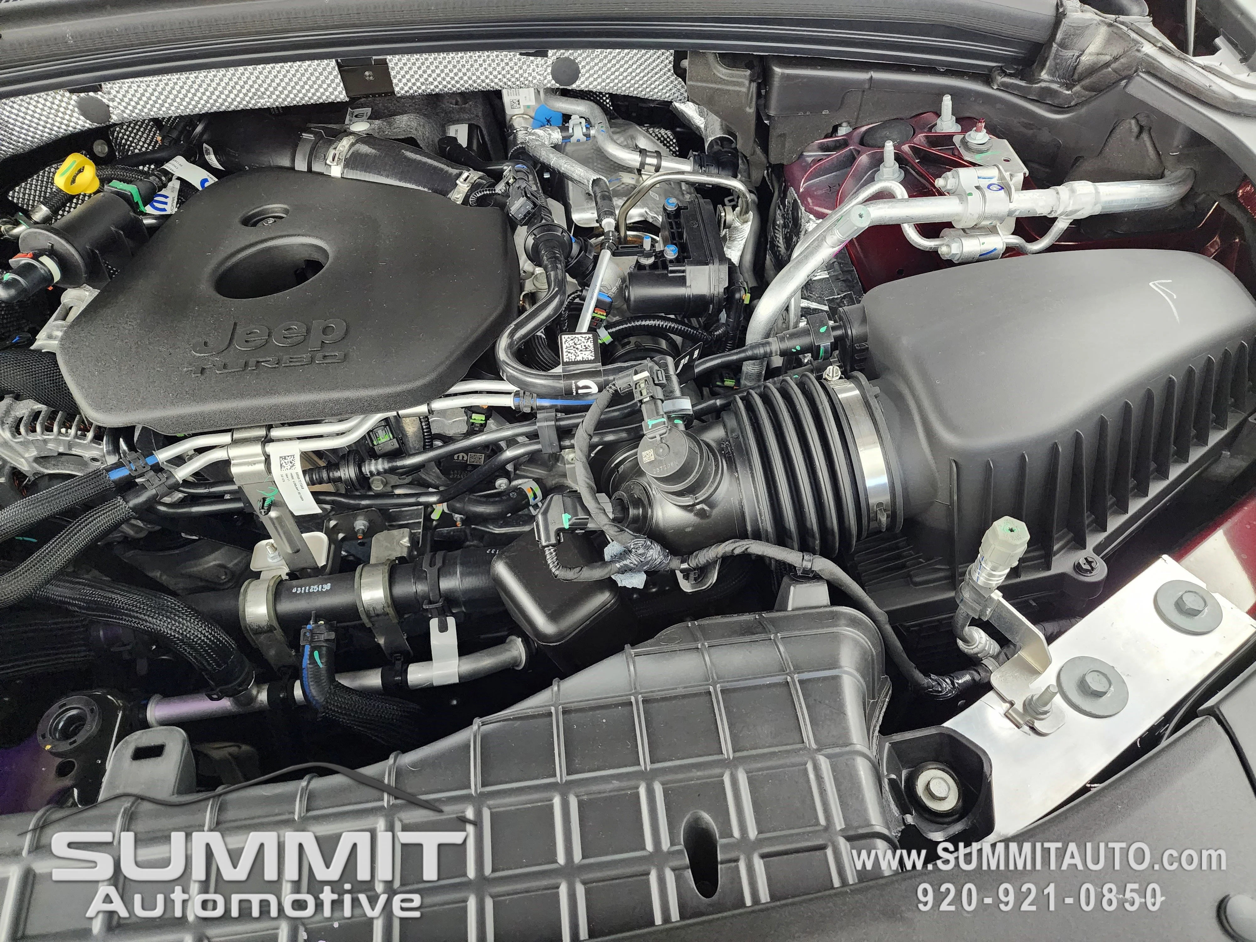 New 2026 Velvet Red Pearl-Coat Exterior Paint Jeep Altitude image 18