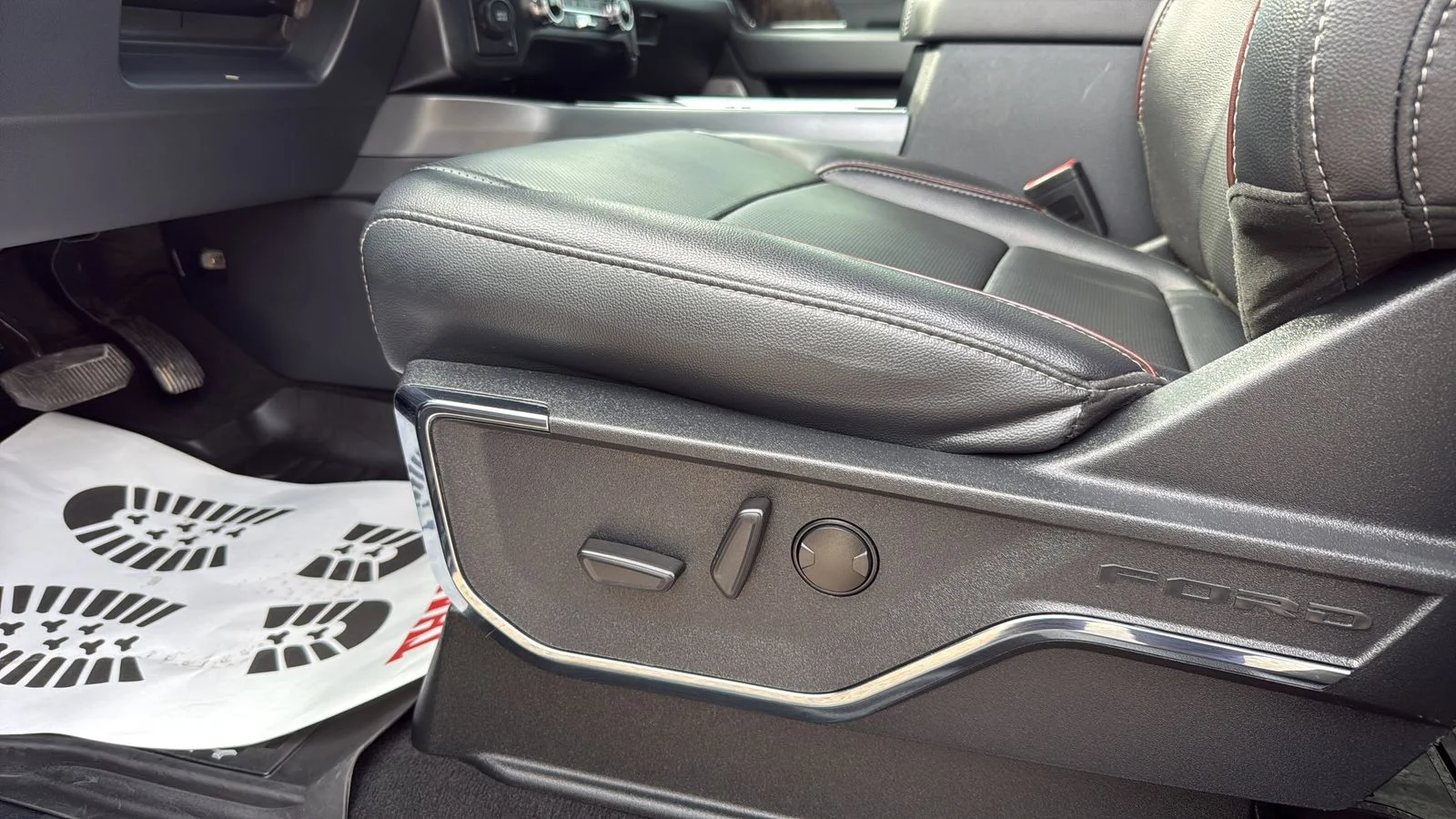 Used 2024 Blue Ford Lariat image 10