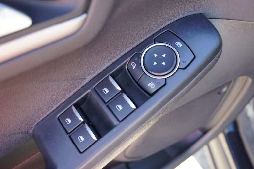 Used 2022 Agate Black Metallic Ford SEL image 22