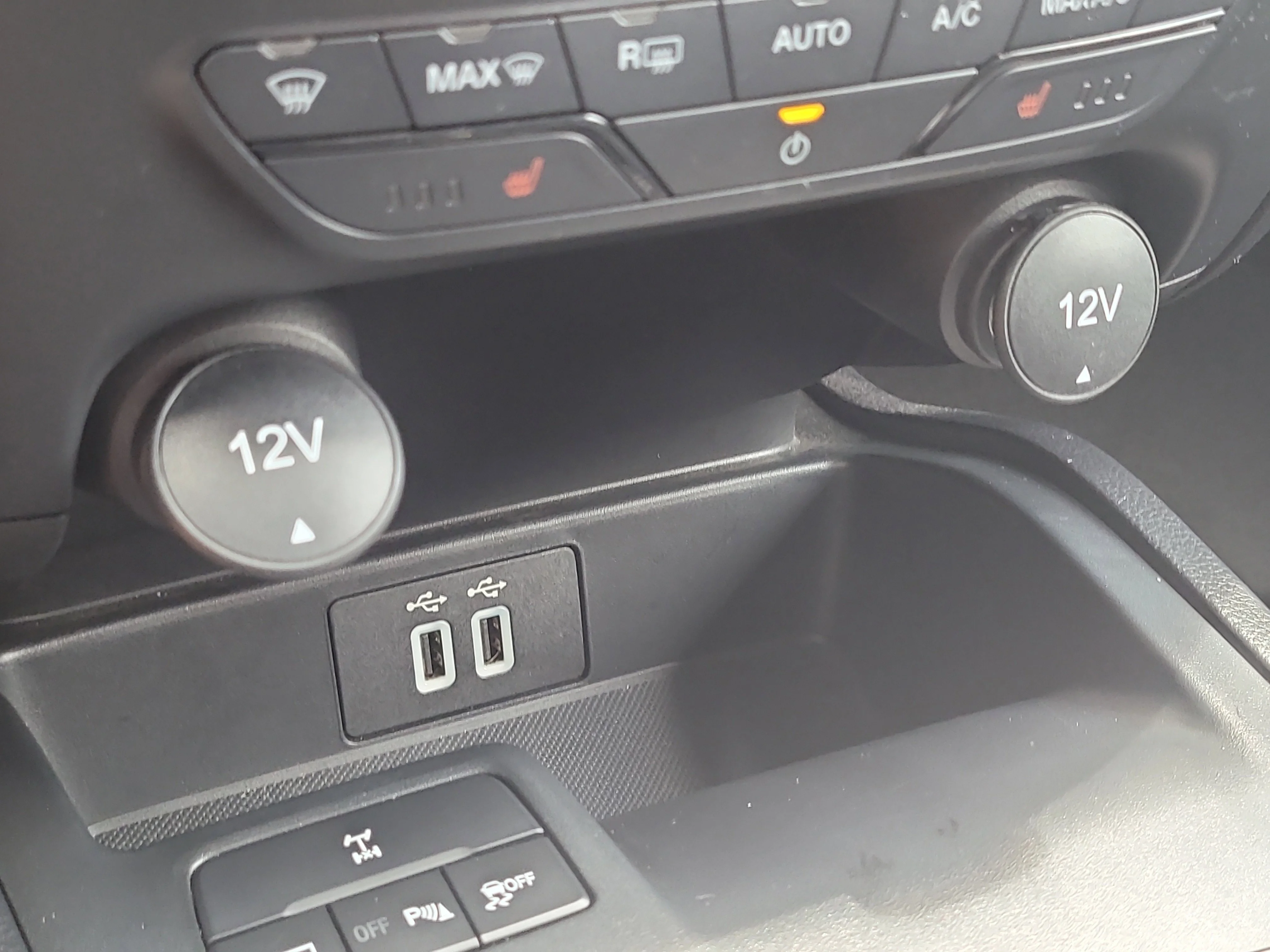 Used 2022 Shadow Black Ford LARIAT image 28