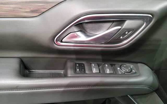 Used 2022 Black Chevrolet Z71 image 32