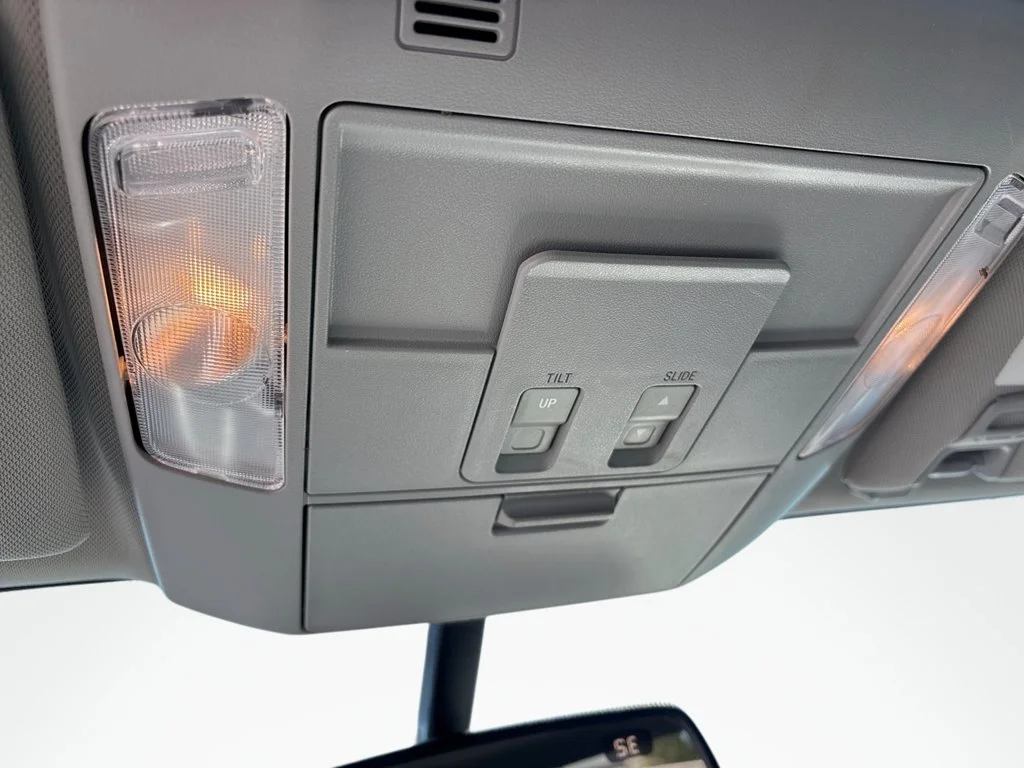 Used 2015 Silver Sky Metallic Toyota Limited image 40