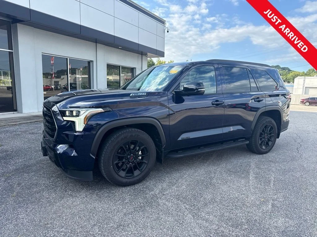 Used 2026  Toyota Limited image 1