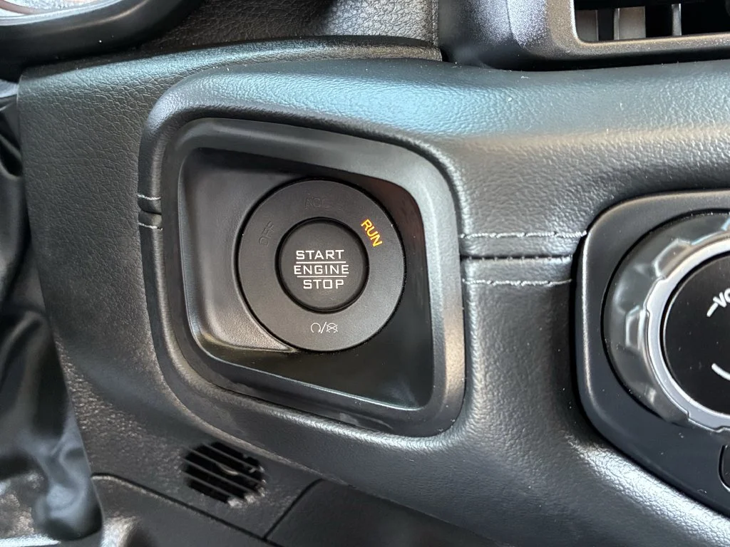 Used 2025 Green Jeep High Tide image 24
