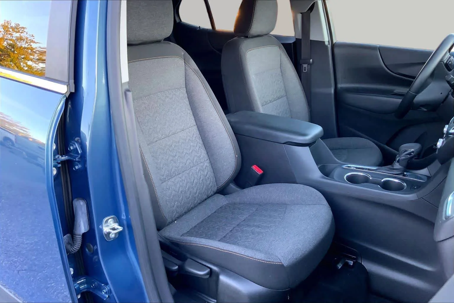 Used 2024 Lakeshore Blue Metallic Chevrolet LT image 8