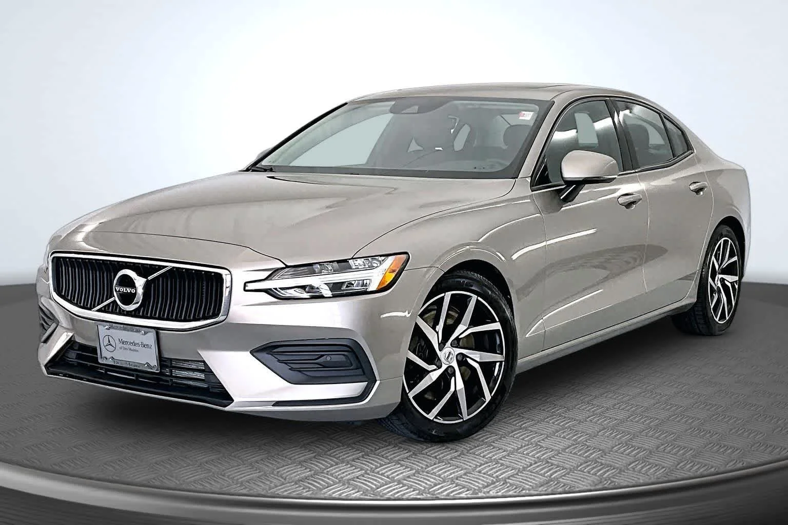 2020 Volvo S60 T6 Momentum AWD's photo