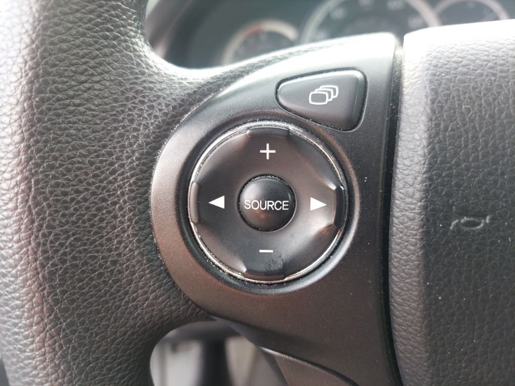 Used 2013 Crystal Black Pearl Honda LX image 15
