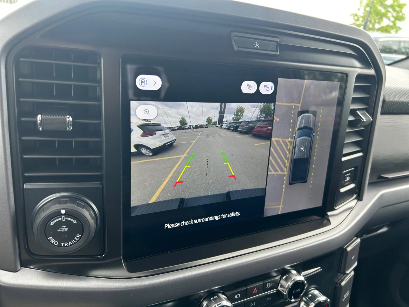 New 2026 Oxford White Ford XLT image 25