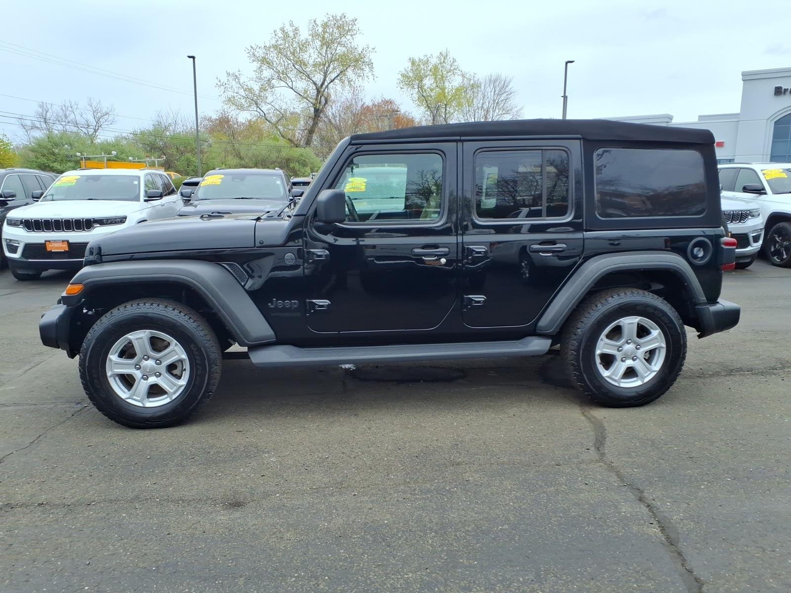 Certified Used 2022 Black Jeep Unlimited Sport S image 4