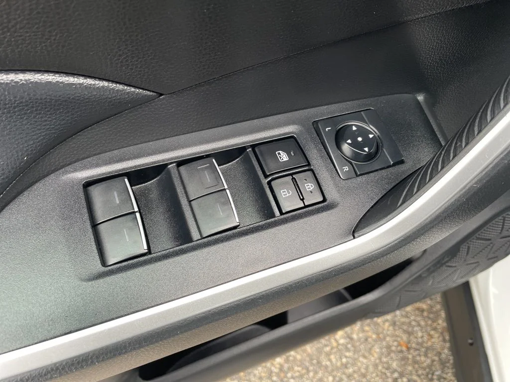 2023 Toyota RAV4 XLE - Photo 12