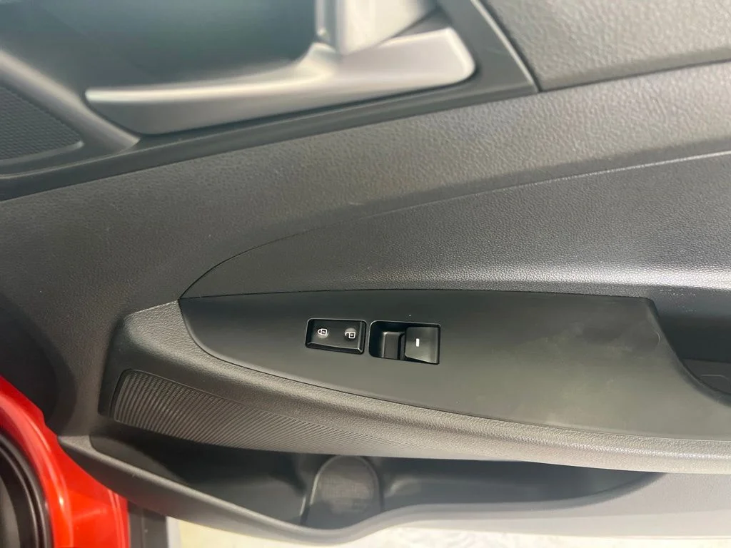 Used 2017 Sunset Hyundai SE image 38