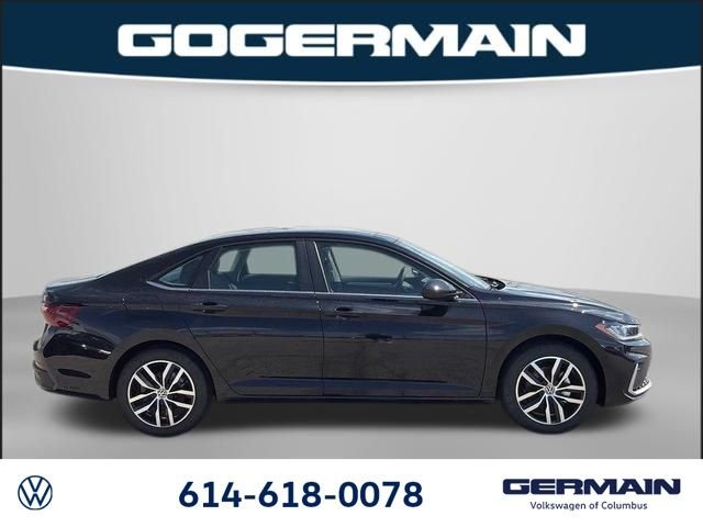 New 2026 Deep Black Pearl Volkswagen 1.5T SE image 4