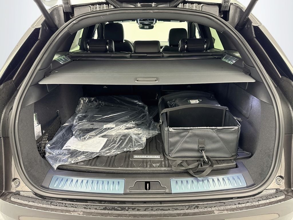 New 2026 Charente Grey Land Rover Belgravia Edition image 27