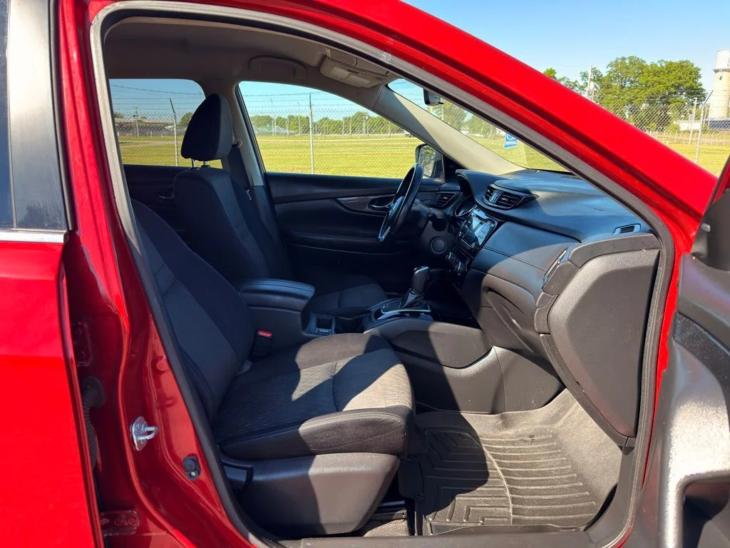 Used 2017 Red Nissan SV image 29