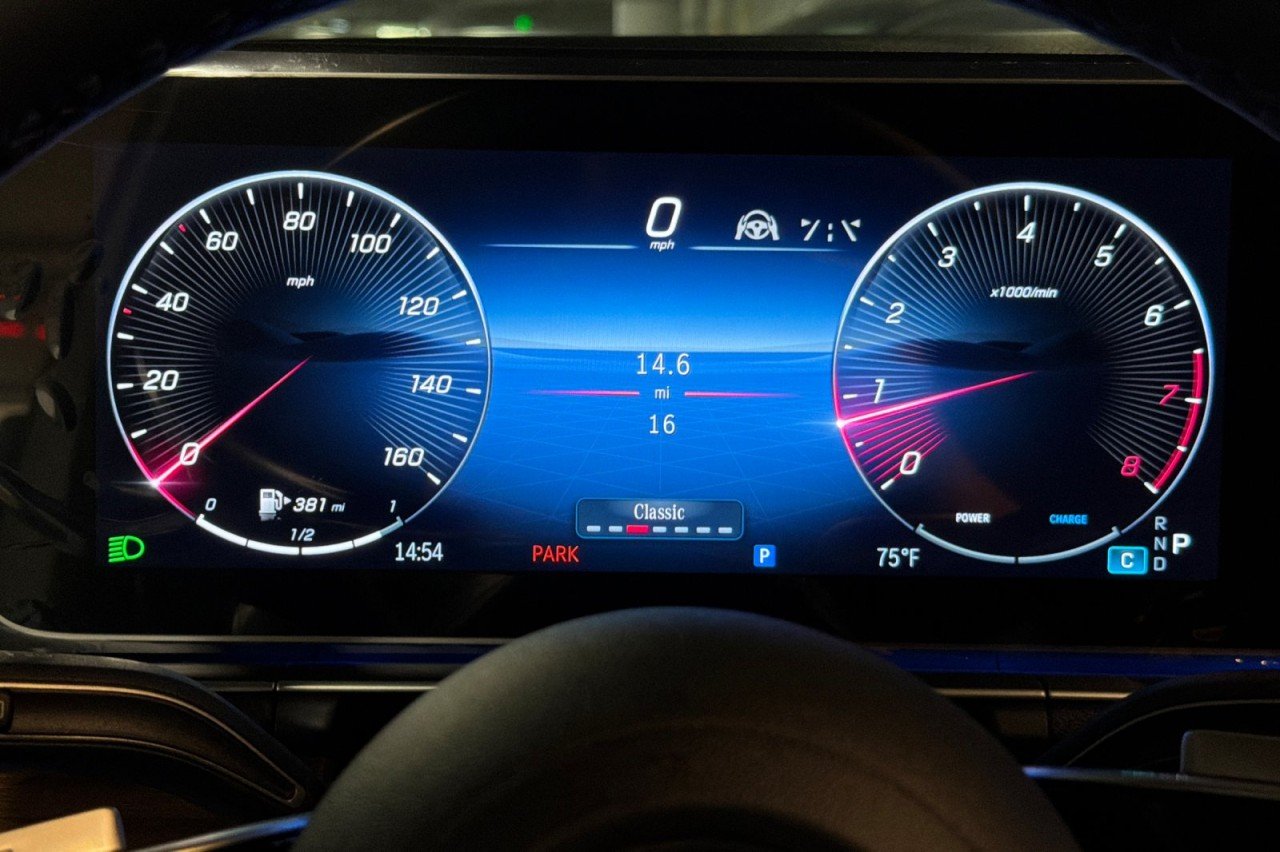 New 2026 Cirrus Silver Metallic Mercedes-Benz GLE 580 4MATIC® SUV image 24