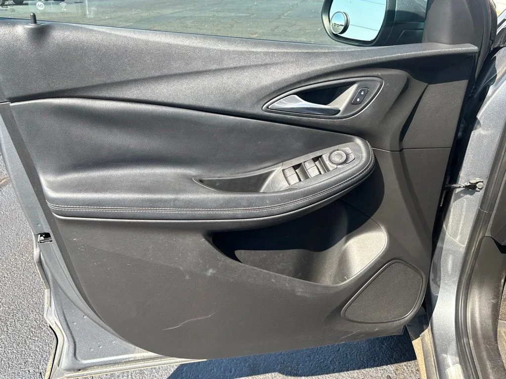 Used 2021 Gray Buick Preferred image 7