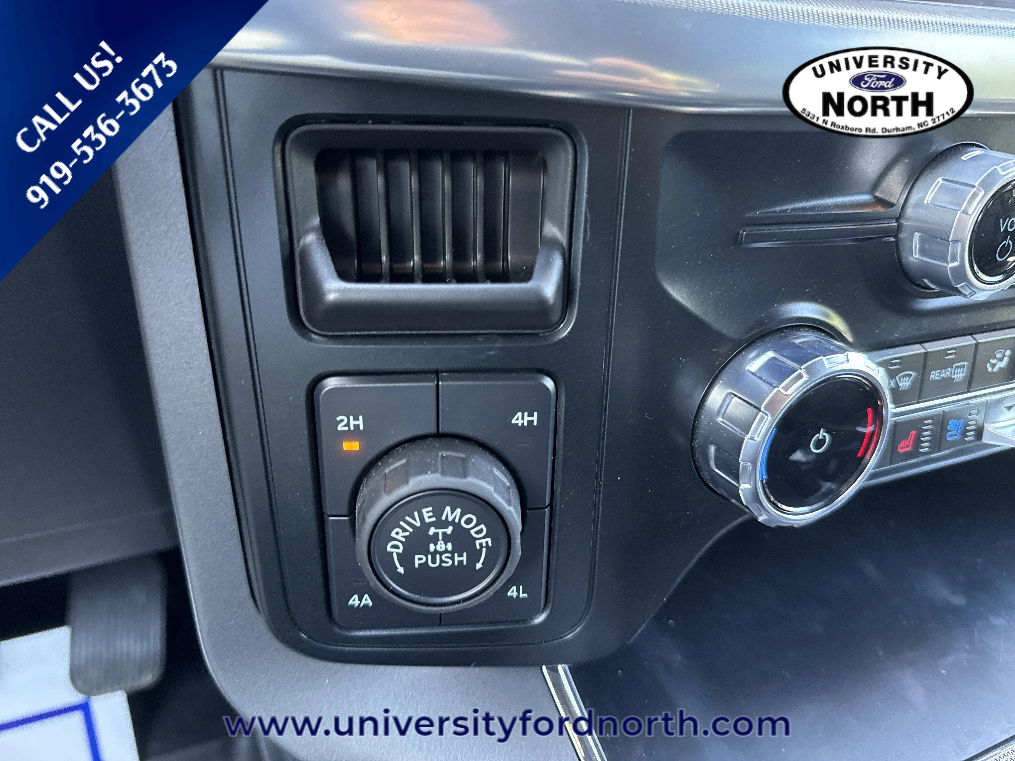 Used 2025 Antimatter Blue Metallic Ford LARIAT image 29
