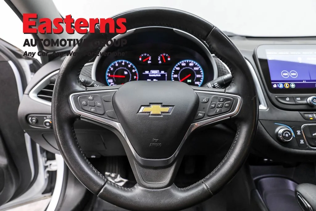 Used 2022 White Chevrolet RS image 10