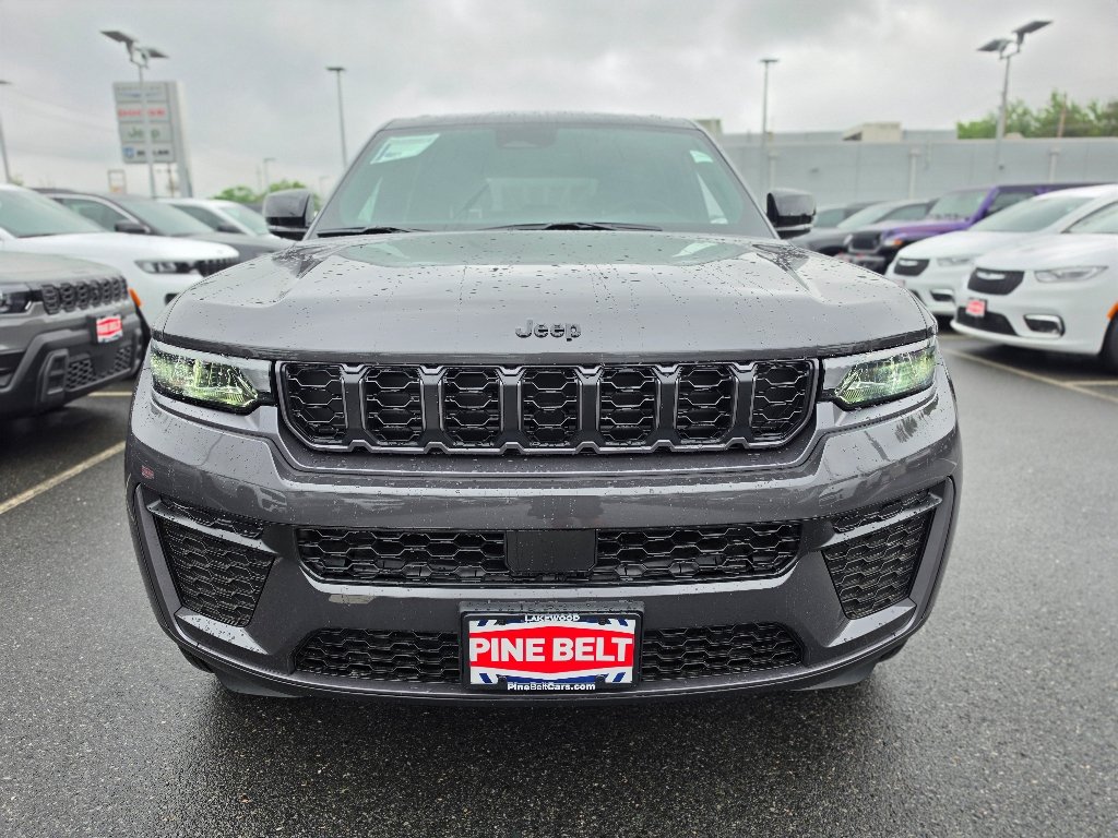 New 2026 Baltic Gray Metallic Clear-Coat Exterior Paint Jeep Altitude image 7