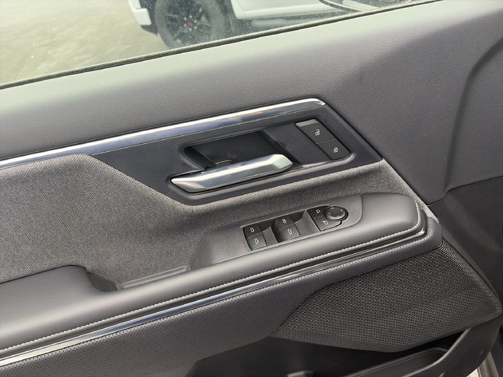 New 2026 Onyx Black GMC Elevation Standard Range image 19