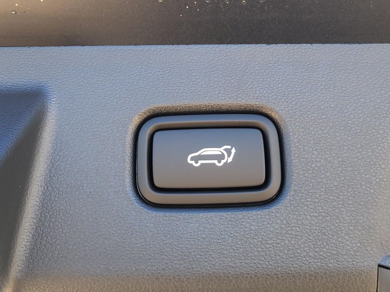 New 2026 Phantom Black Hyundai SEL FWD image 9