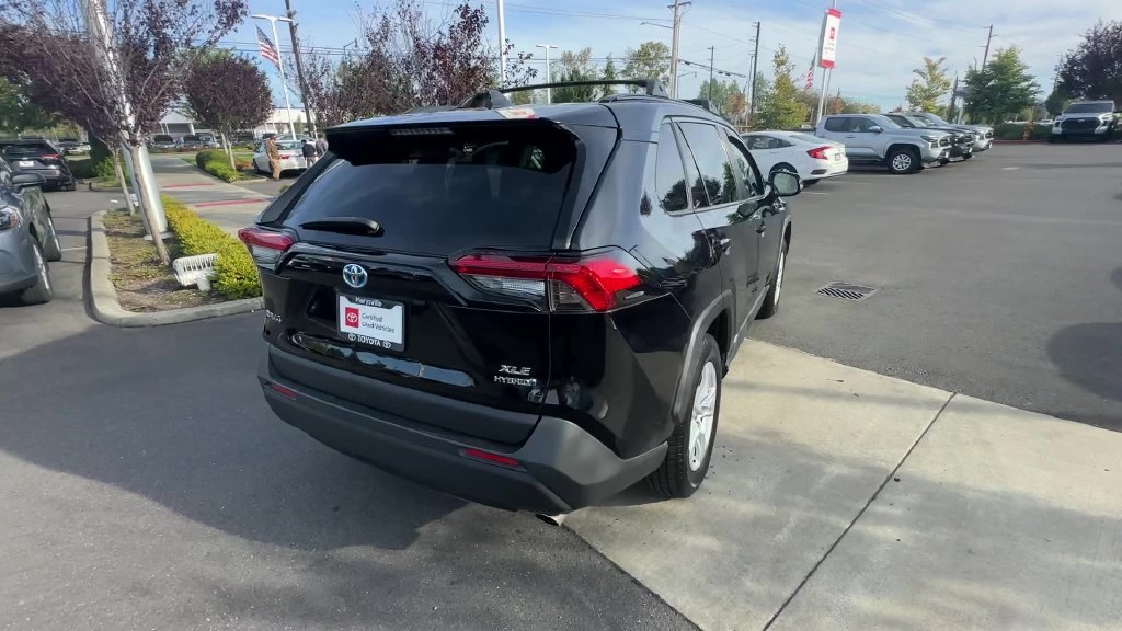 Used 2021 Midnight Black Metallic Toyota XLE image 33