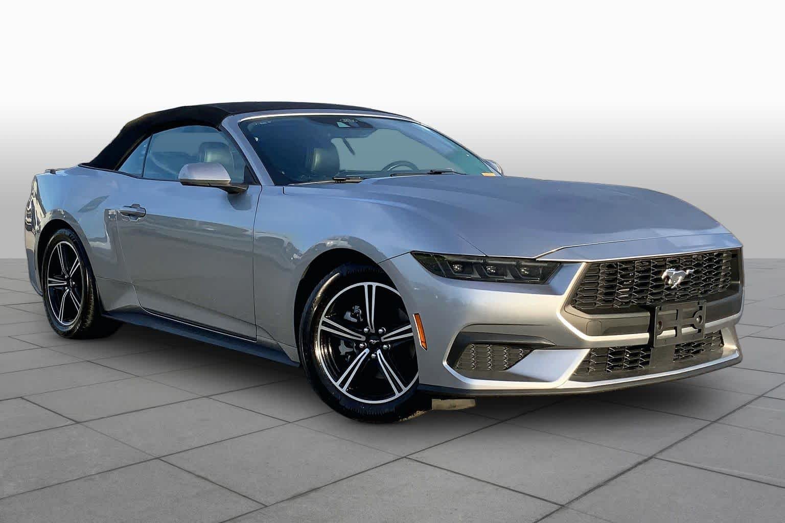 Used 2025 Iconic Silver Metallic Ford EcoBoost Premium image 3