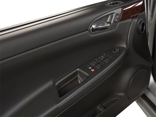 Used 2010 Summit White Chevrolet LS image 11