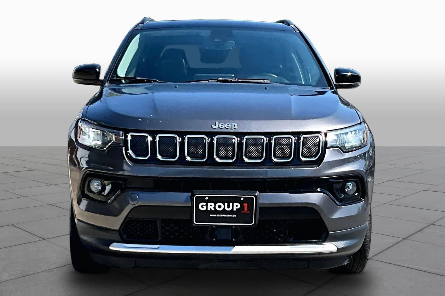 Used 2022 Granite Crystal Metallic Clearcoat Jeep Limited image 4