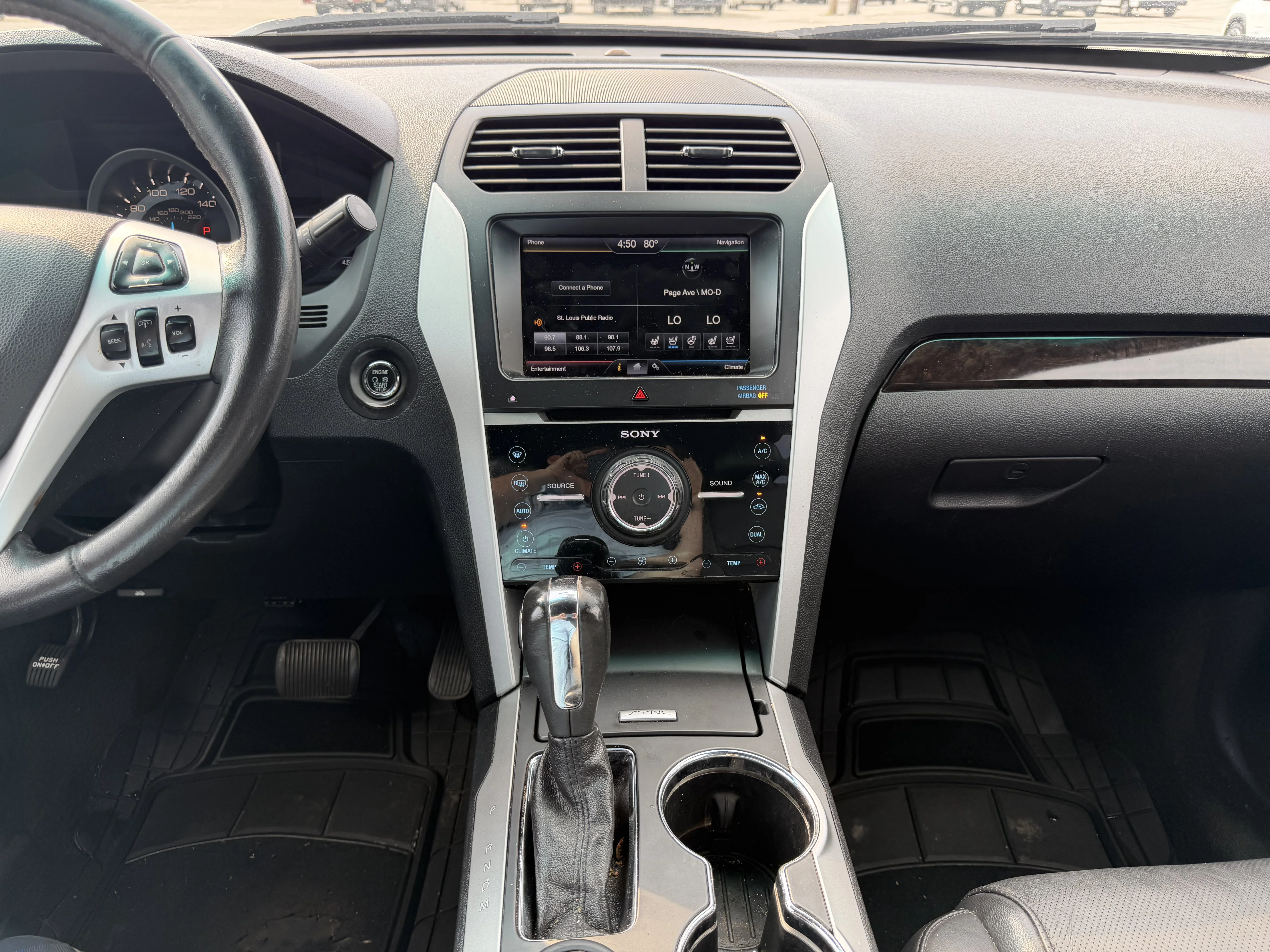 Used 2015 Tuxedo Black Metallic Ford Limited image 22