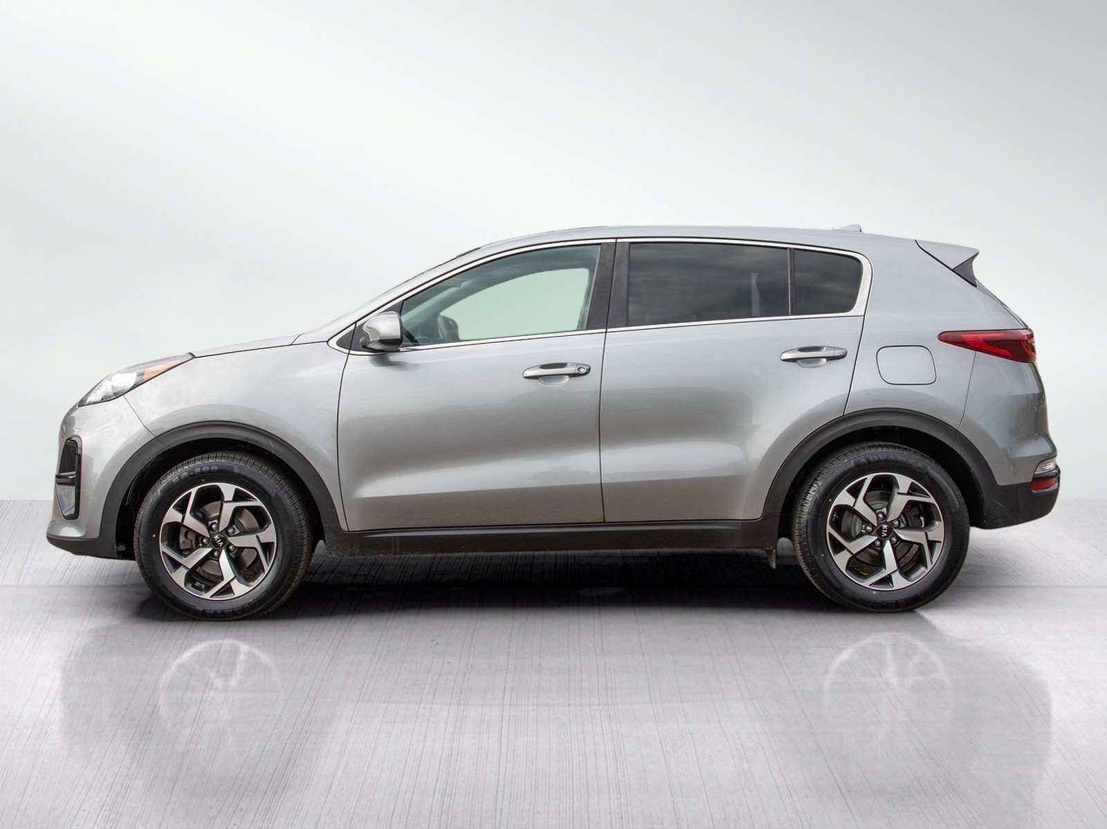 Used 2020 Kia Sportage LX with VIN KNDPM3AC4L7646960 for sale in Burnsville, MN
