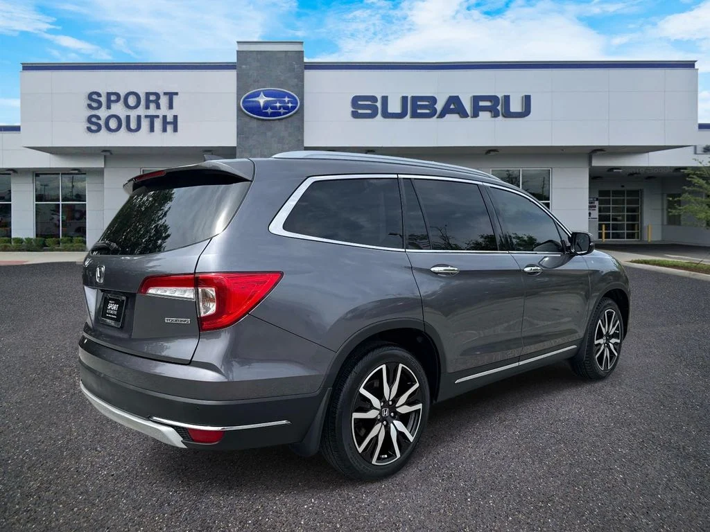 Used 2019  Honda Touring image 3