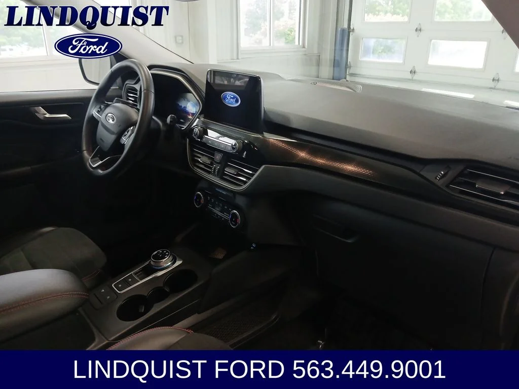 Used 2022 Silver Metallic Ford SEL image 16