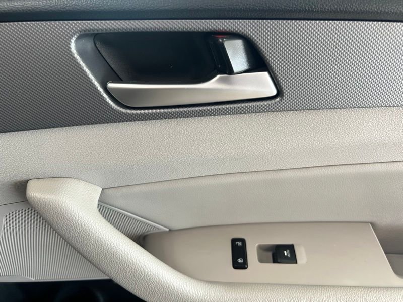 Used 2018 Blue Hyundai SEL+ image 14