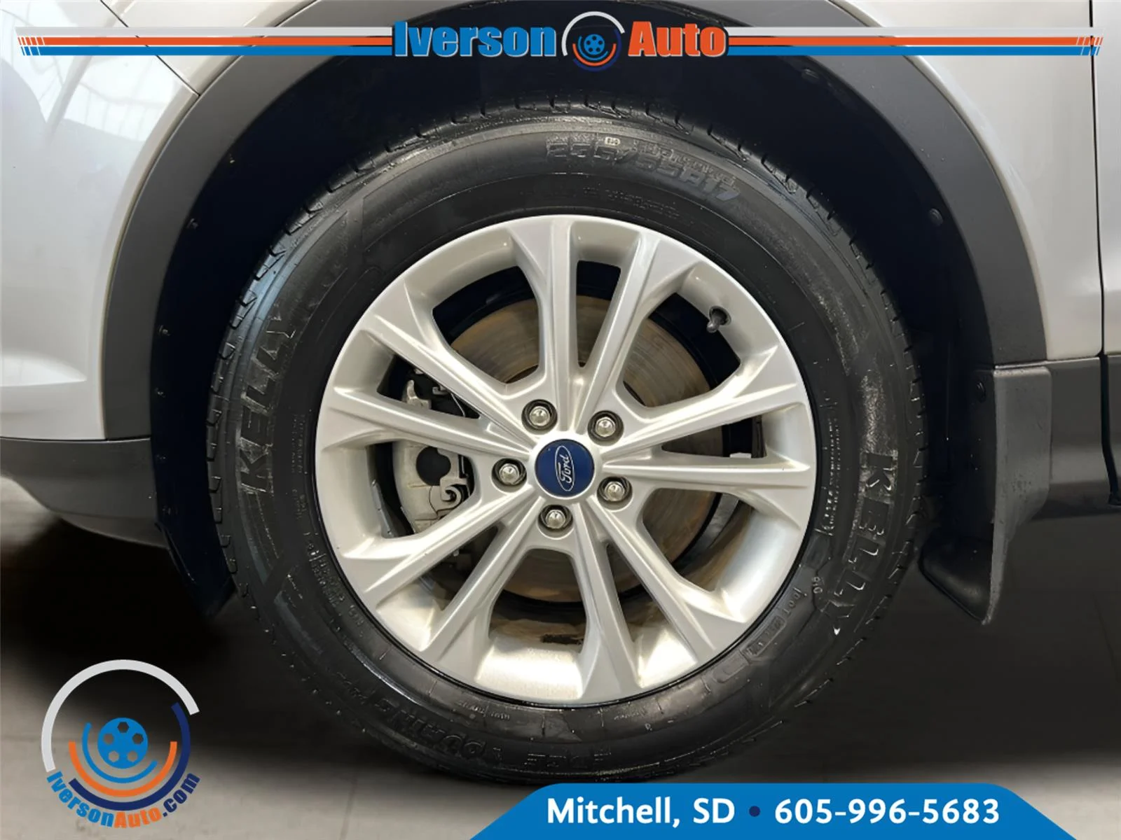 Used 2019 Ingot Silver Ford SEL image 9