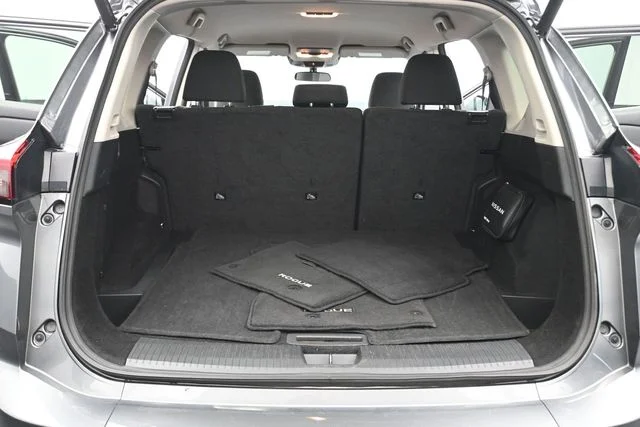 Used 2025 Gray Nissan SV image 16