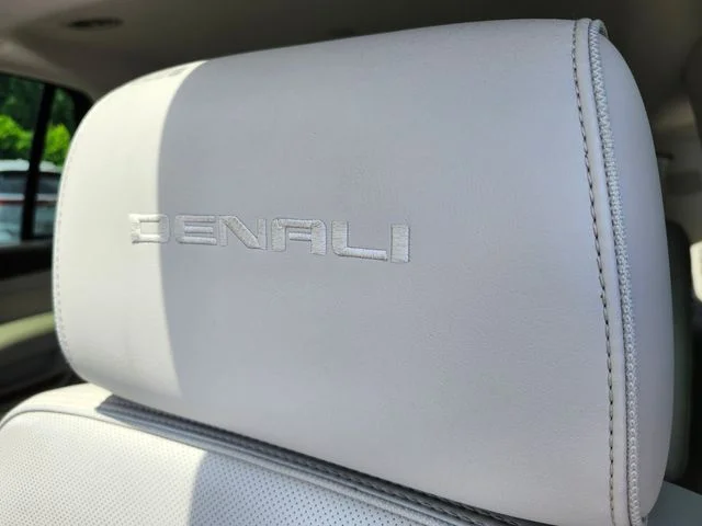 Used 2015 Black GMC Denali image 29